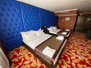 Отель Grand Opera Hotel Алматы Cемейный номер с собственной ванной комнатой-10