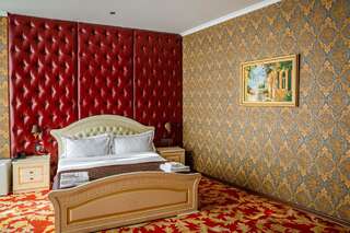 Отель Grand Opera Hotel Алматы Люкс с кроватью размера «king-size»-2